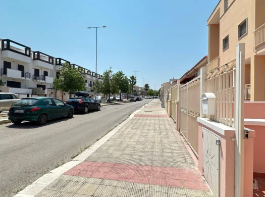 Casa a Schiera su Tre Livelli