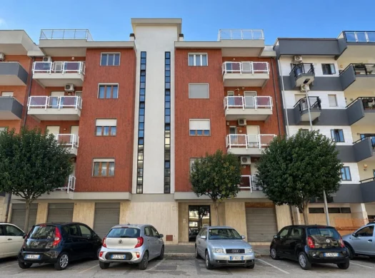 Ampio Appartamento zona 167